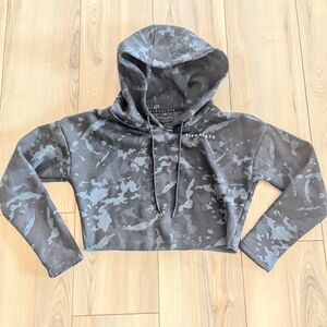 Women's Alphalete Black and Gray Camo Print Cropped Hoodie